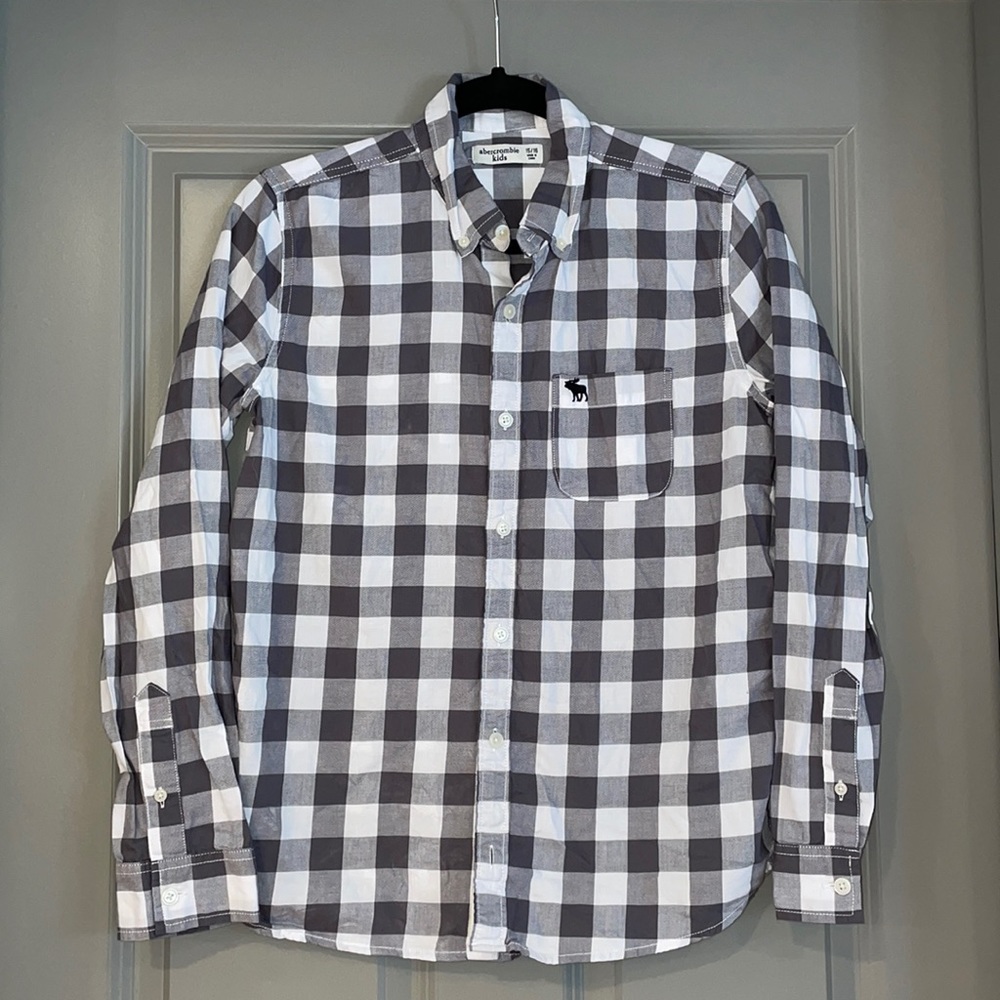 2 Boy’s Abercrombie button down shirts size 15/16